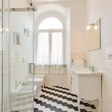 Colosseo 2 Stanze E 2 Bagni شقة *